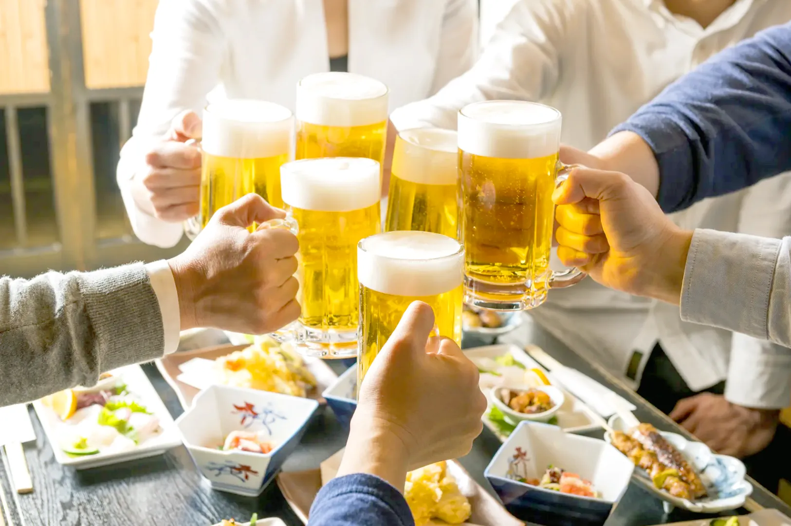 Nomunication—drinking and conversation—sits at the heart of izakaya culture.